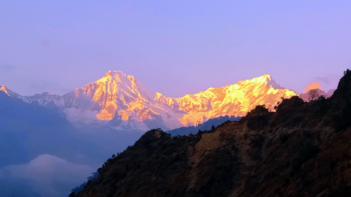 धादिङको सेर्तुङबाट देखिएको गणेश हिमाल